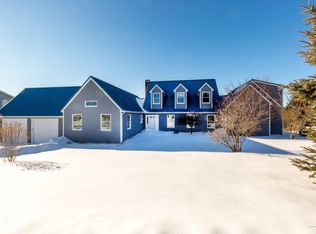 10 Island View Dr, Harpswell, ME 04079