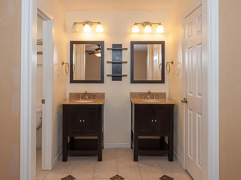2318 Colonial Ridge Dr — Photo 16