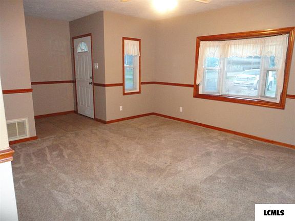 4th image of 508 N College St