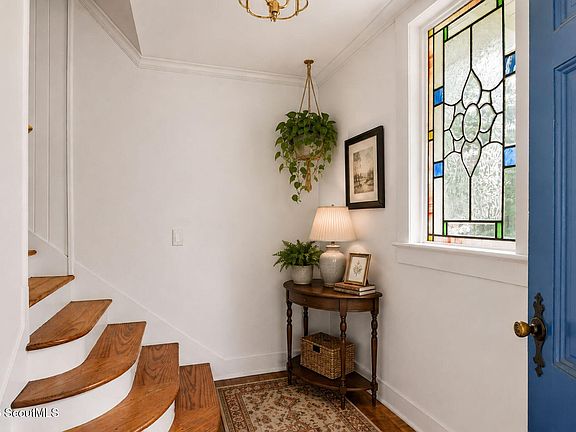 3rd image of 624 Union St