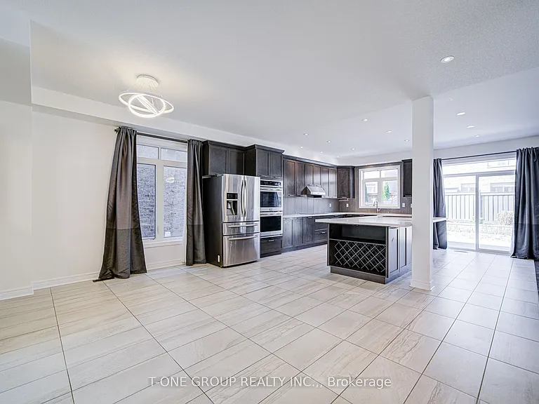 60 Lewis Ave — Photo 10