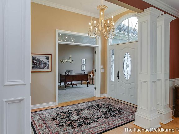5th image of 2300 Cascade Lakes Cir SE