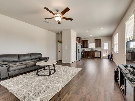5th image of 1115 Bowie Dr