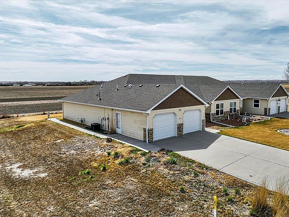 2nd image of 163 Pebble Ln