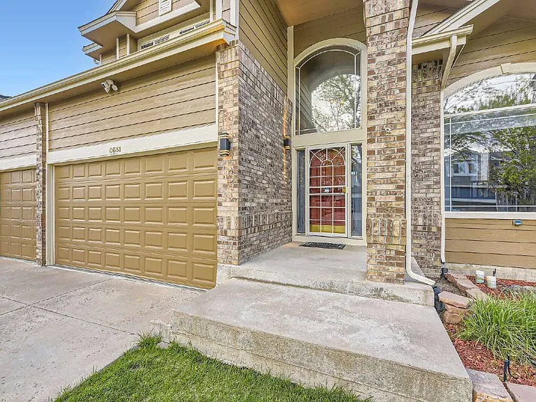 6631 W Alamo Dr — Photo 2