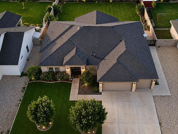 3rd image of 408 Plantation Ct
