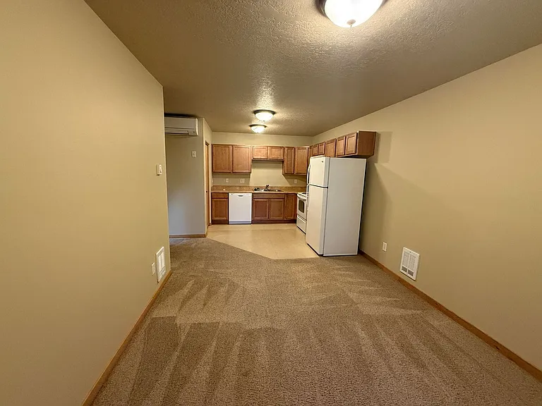 502 SW Evergreen Ave — Photo 6