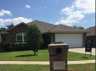 9504 Peachtree Ln, Midwest City, OK 73130
