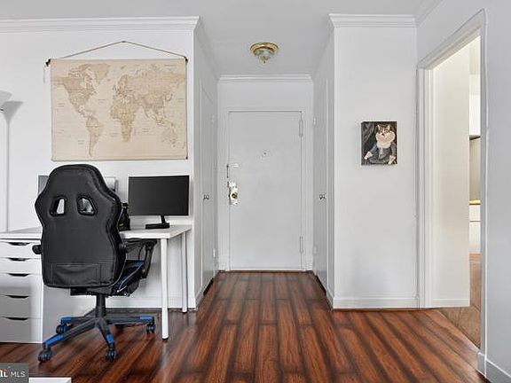 2nd image of 1111 Arlington Blvd #432-W1