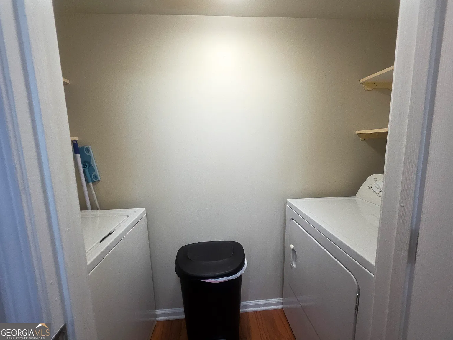 2 bed, 1.0 bath, 958 sqft, $1,800 — Photo 4