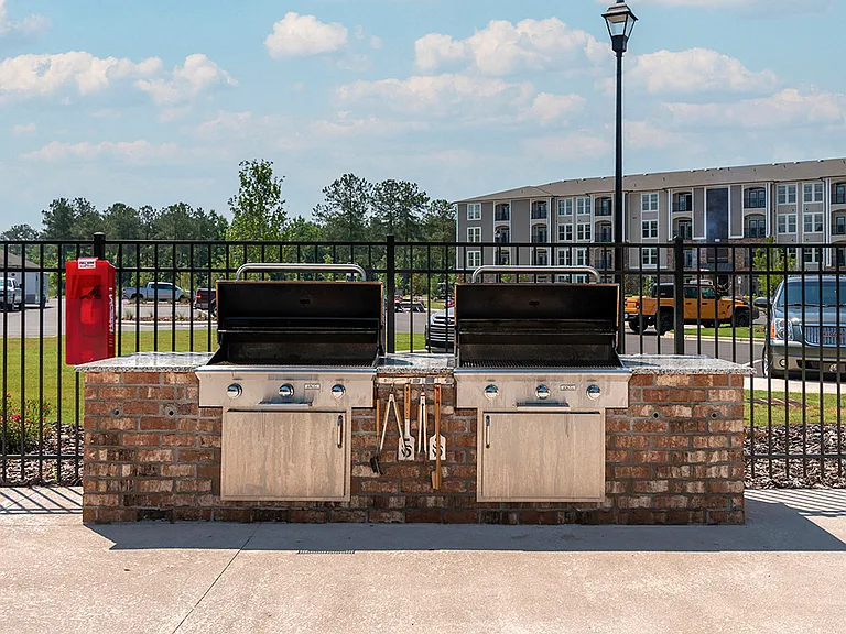 Comet West New Bern — Photo 5