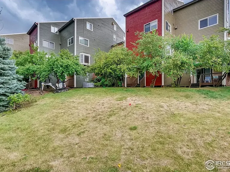 2853 Springdale Ln — Photo 15
