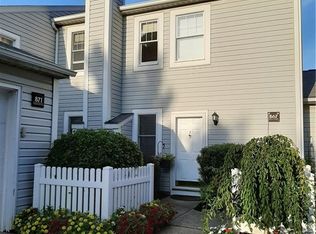 867 Cranberry Ln, Akron, OH