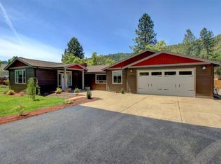 9575 Old Stage Rd, Central Pt, OR 97502