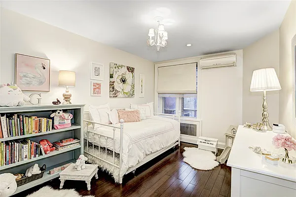 Sold by Christie's International R.E. North Jersey, Inc. | media 12