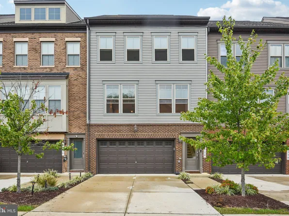 9528 Capital Ln, Upper Marlboro, MD 20774