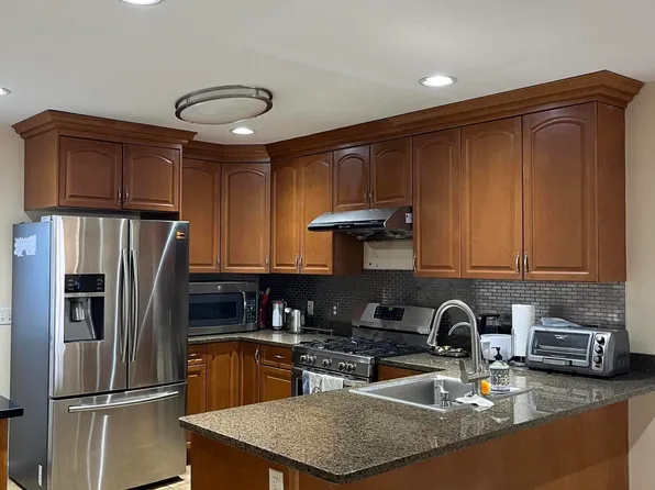 264 Midland Ave Unit 32, Saddle Brook, NJ 07663