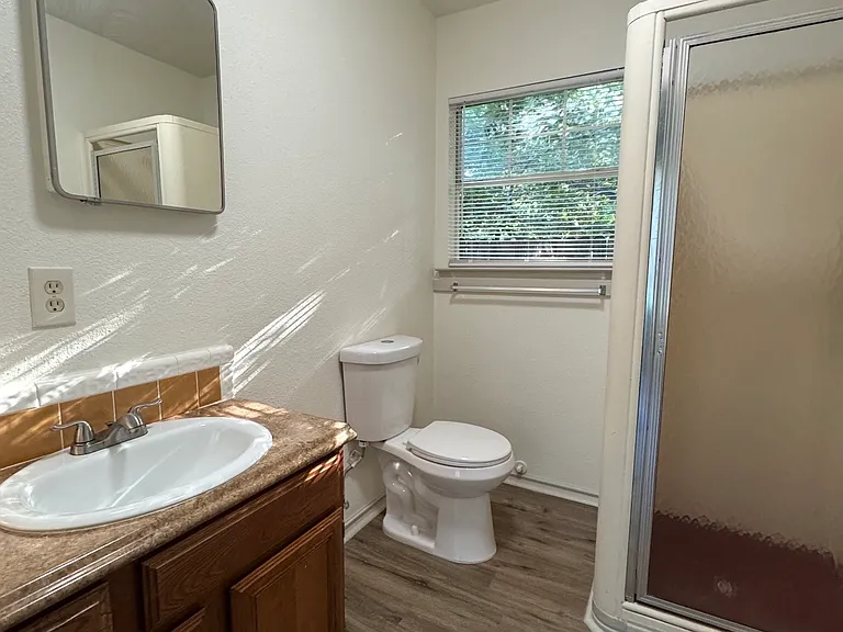 2010 Wallace St — Photo 4