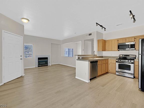 2nd image of 251 S Green Valley Pkwy Unit 3322