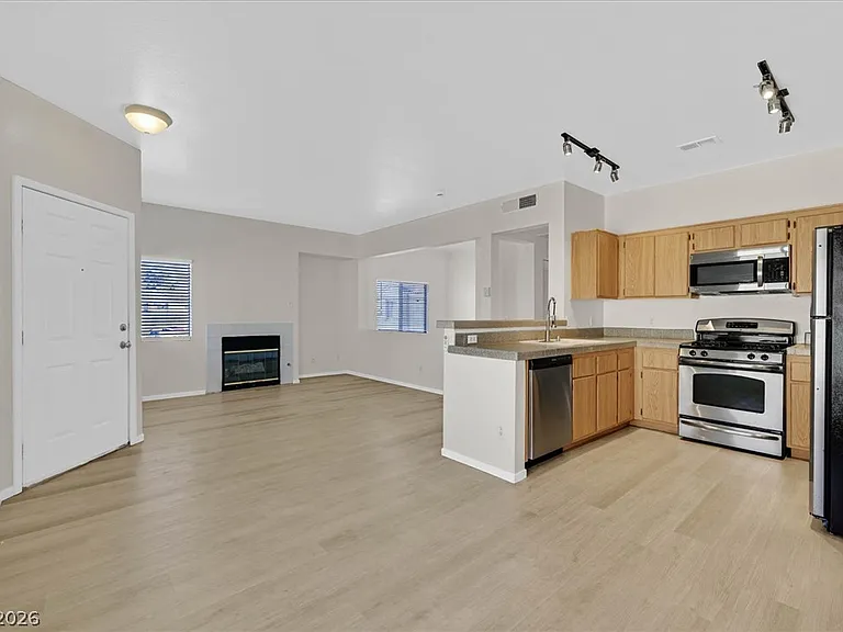 251 S Green Valley Pkwy #3322 — Photo 28