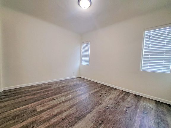 5th image of 912 N Market St APT 1