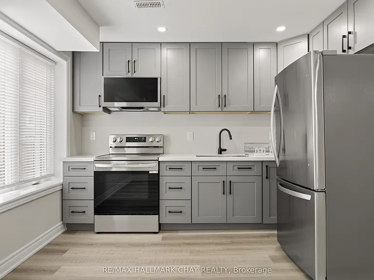 63 Janes Cres #BASEMENT — Photo 12