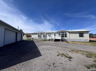 304 W Hugus St, Rawlins, WY 82301