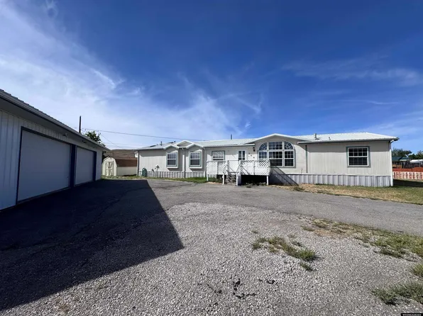 304 W Hugus St, Rawlins, WY 82301