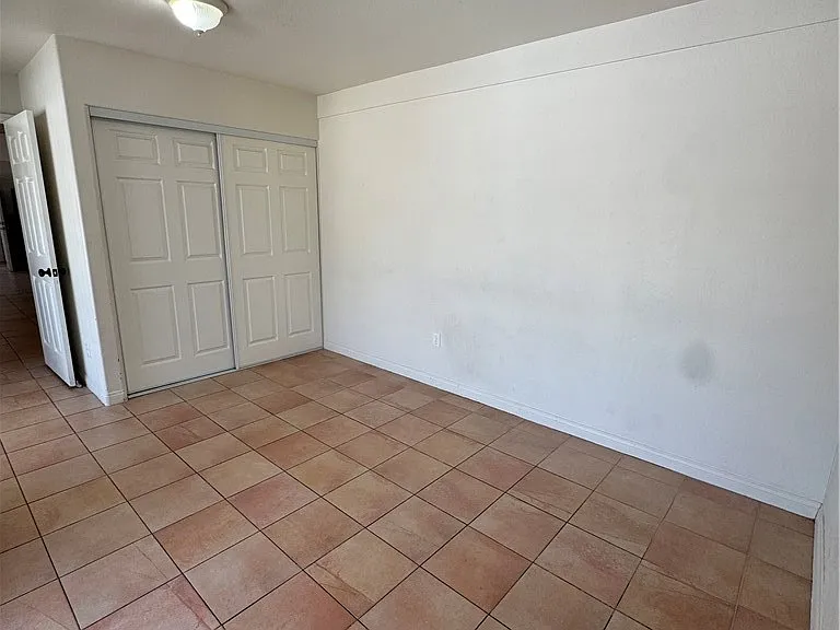 758 W Longden Ave — Photo 3