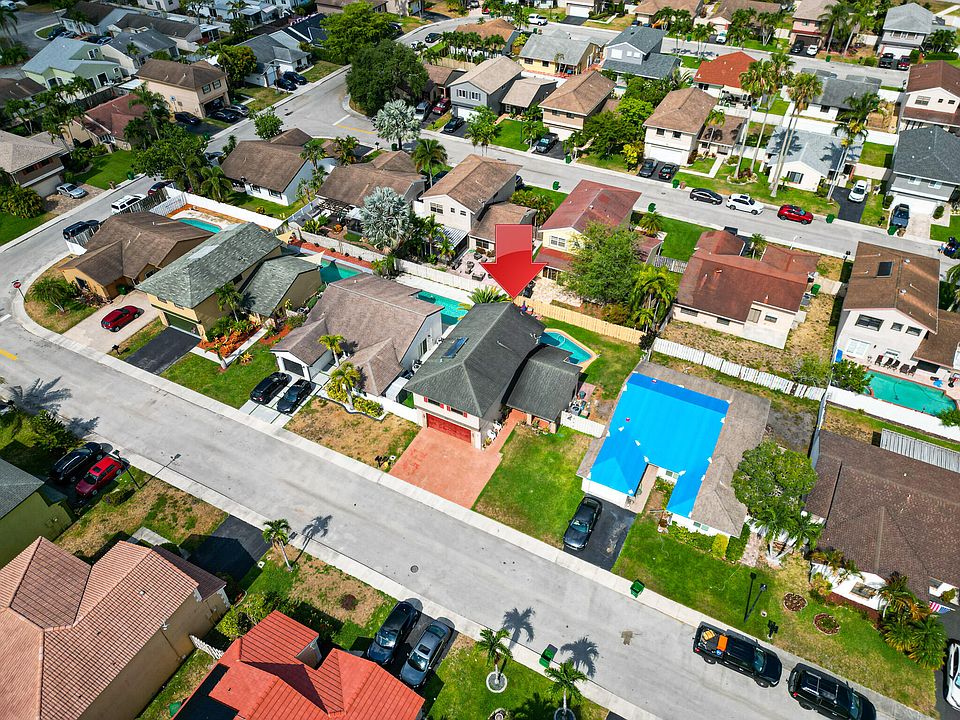 1st image of 721 Briarwood Terrace