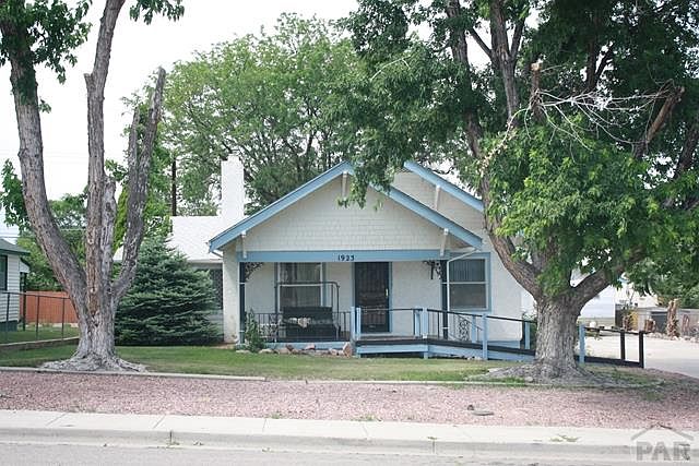 1st image of 1923 E 3rd St