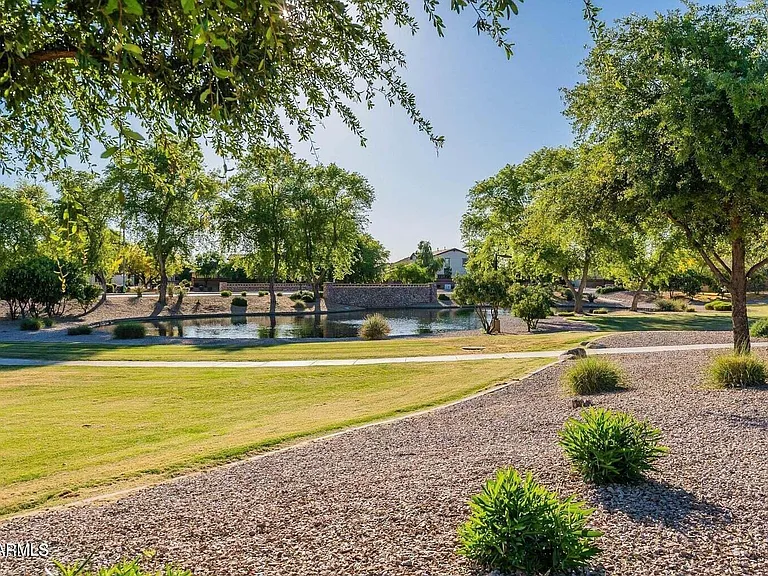 3340 S Sunland Dr — Photo 18