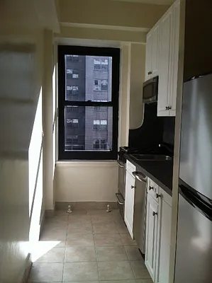 Rented by Stonehenge NYC LLC | media 22