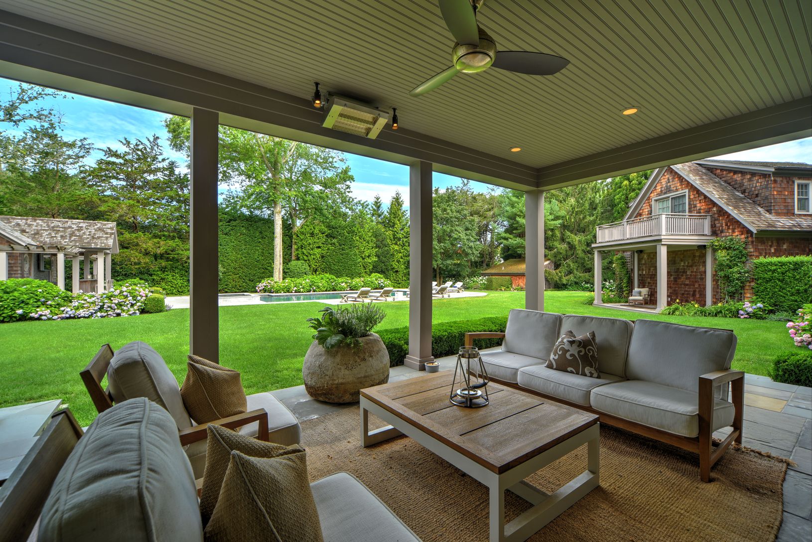 12 Baiting Hollow Rd, East Hampton, NY 11937 Out East