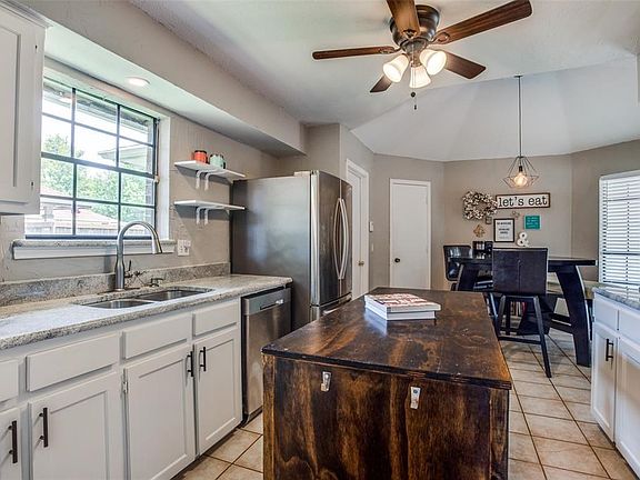 2nd image of 4217 Simmons Dr