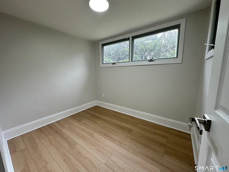 332 Robbins St — Photo 9