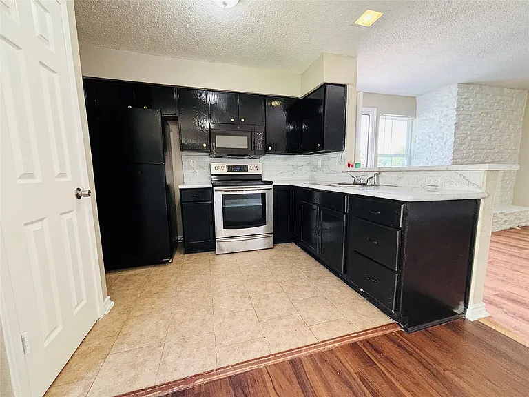 10010 Brownie Dr #D — Photo 3