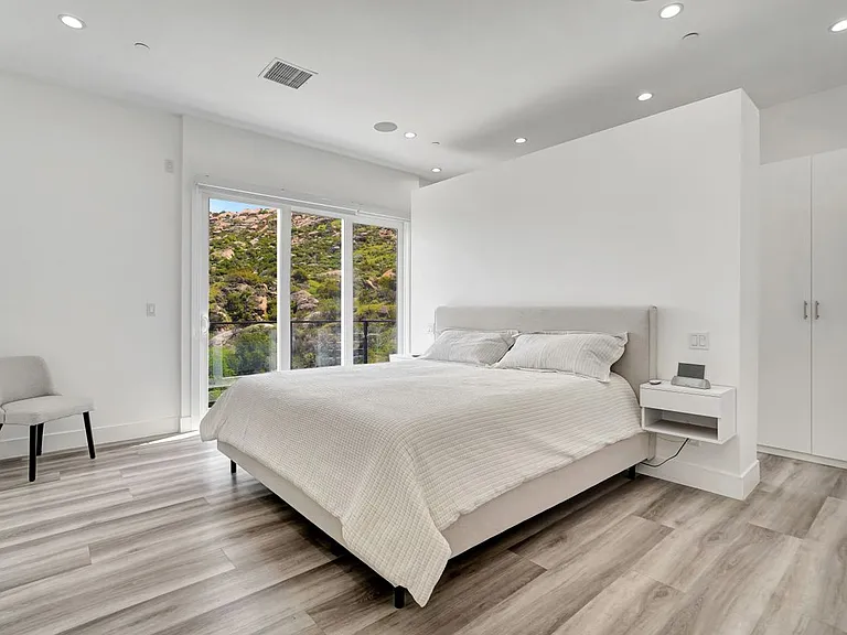 990 Alta Vista Rd — Photo 9