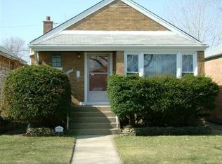 8928 S Euclid Ave, Chicago, IL 60617