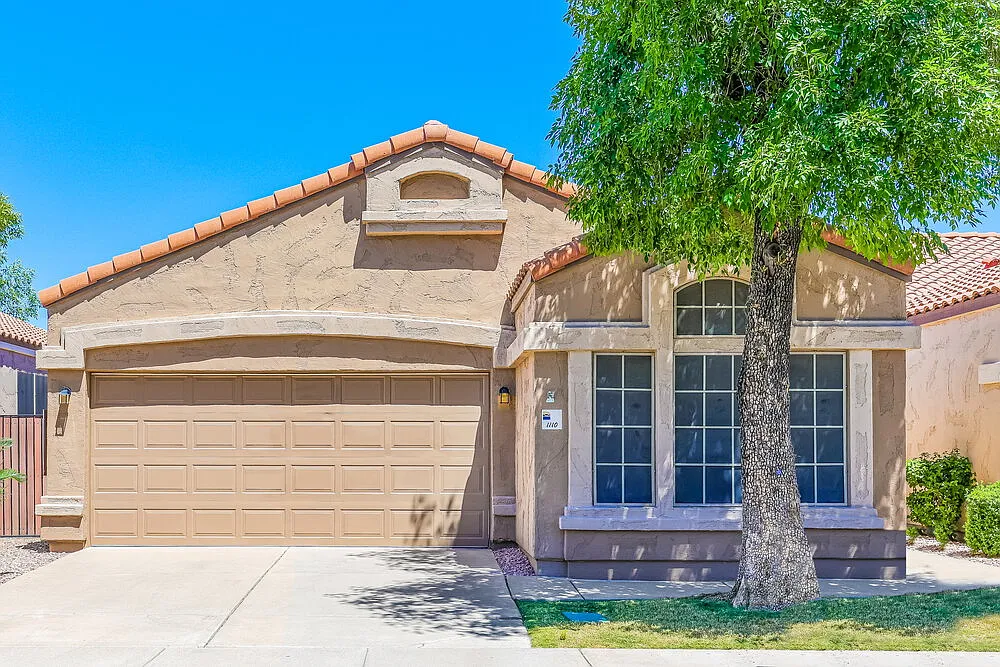 3 bed, 2.0 bath, 1393 sqft, $2,270 — Photo 1