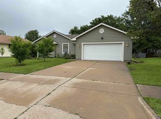 2920 SE Peck Rd, Topeka, KS 66605