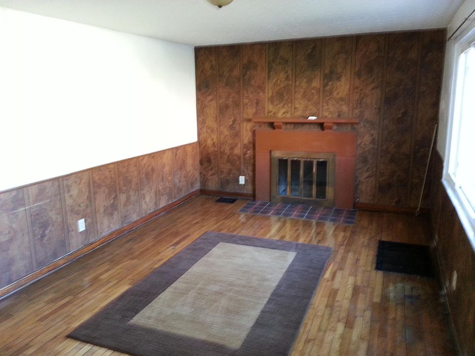 2nd image of 174 1/2 Powell Ave