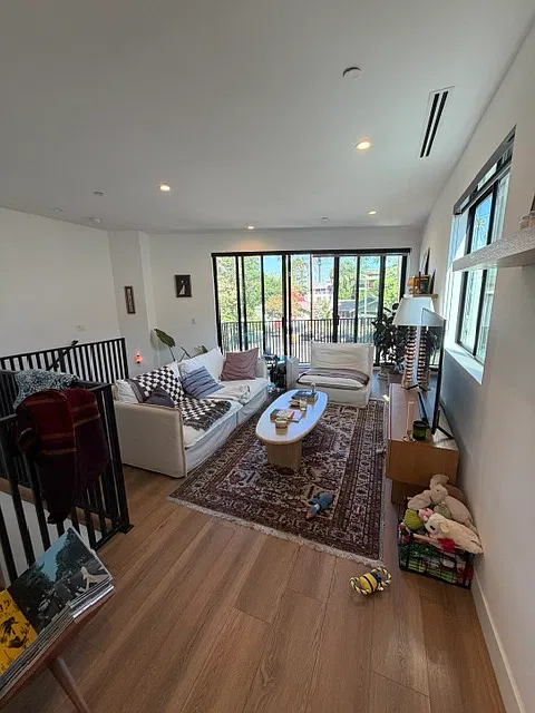 3 bed, 1286 sqft, $5,795 — Photo 4