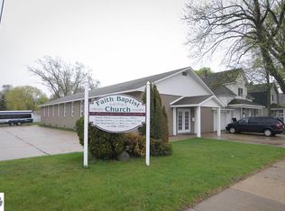 1136 Burlingame St, Cadillac, MI 49601