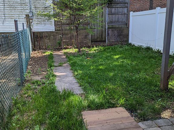 4th image of 32 E James St APT 1