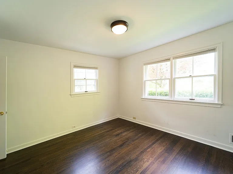 Brentwood House — Photo 48