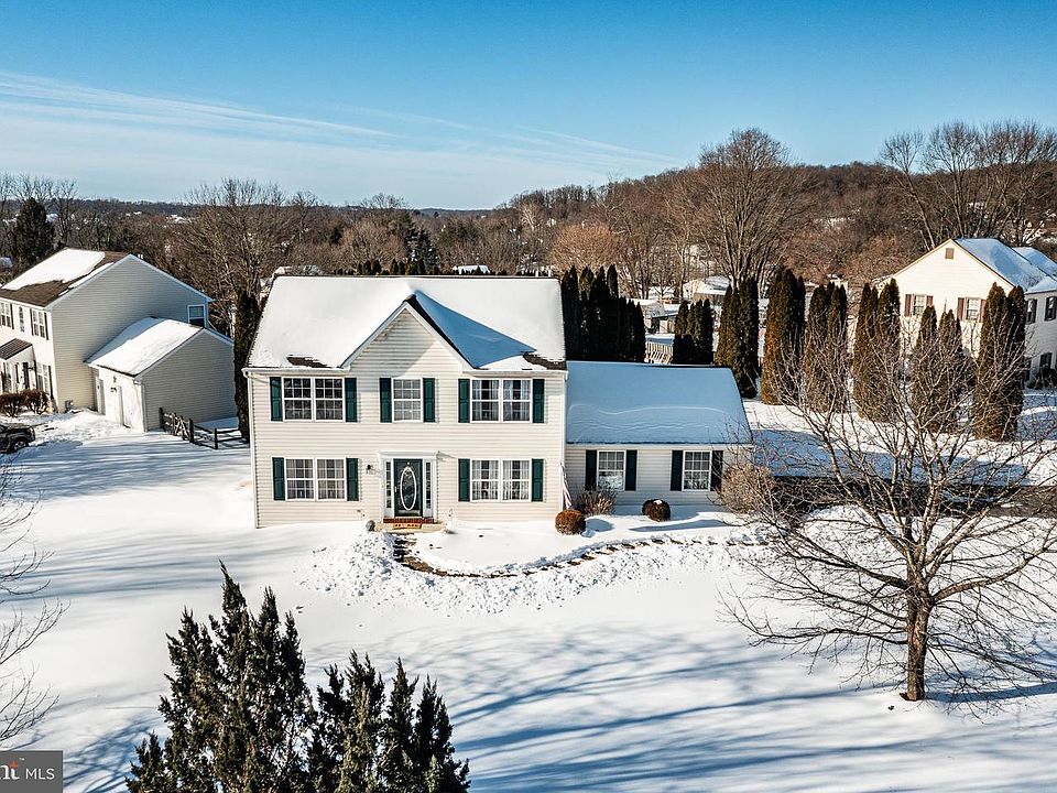 1st image of 10 Walden Way