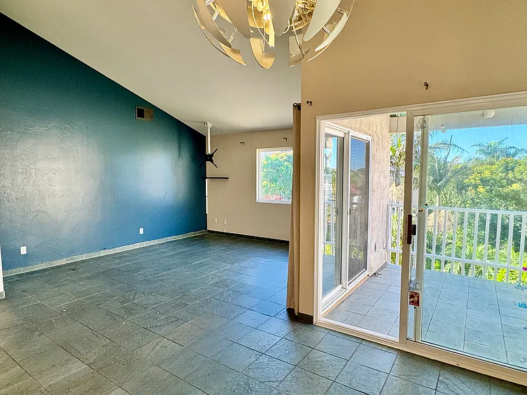 4578 Narragansett Ave — Photo 17
