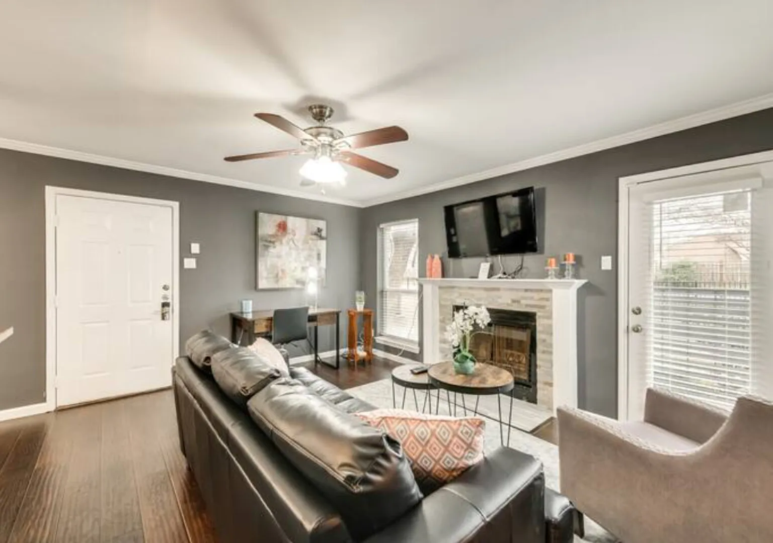 I40 World Cup Stay - 18 min to AT&T - Sleeps 2 - Public Transit — Photo 4
