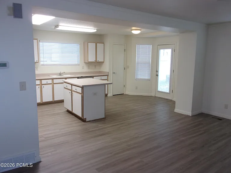 88 E Rainbow Way — Photo 10
